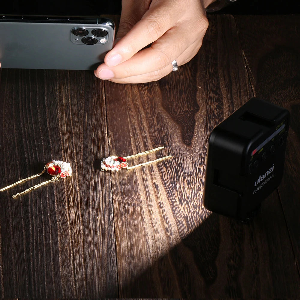 ulanzi vl49 rechargeable mini led light