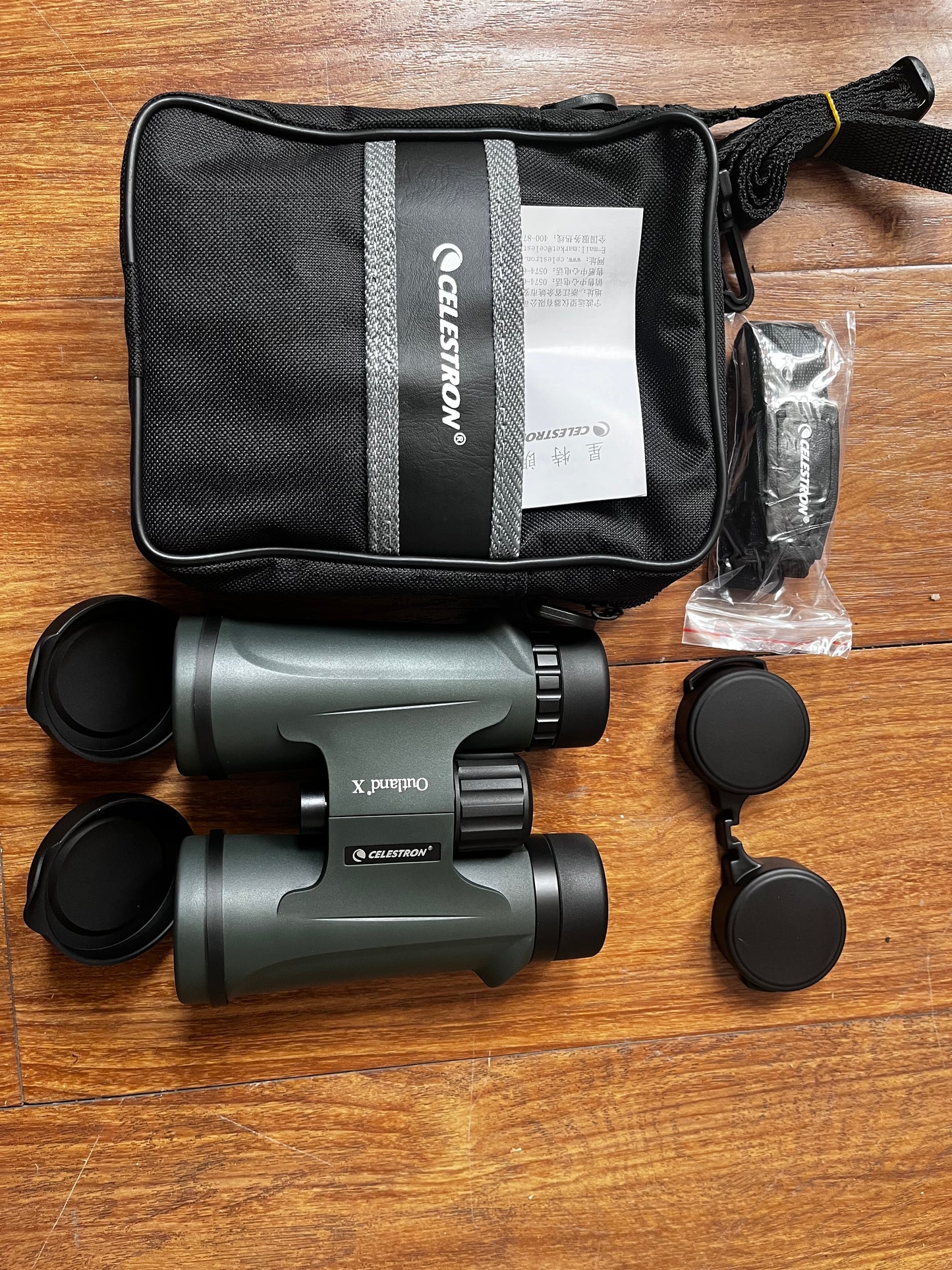 Celestron Outland 10x42 8x42 bag