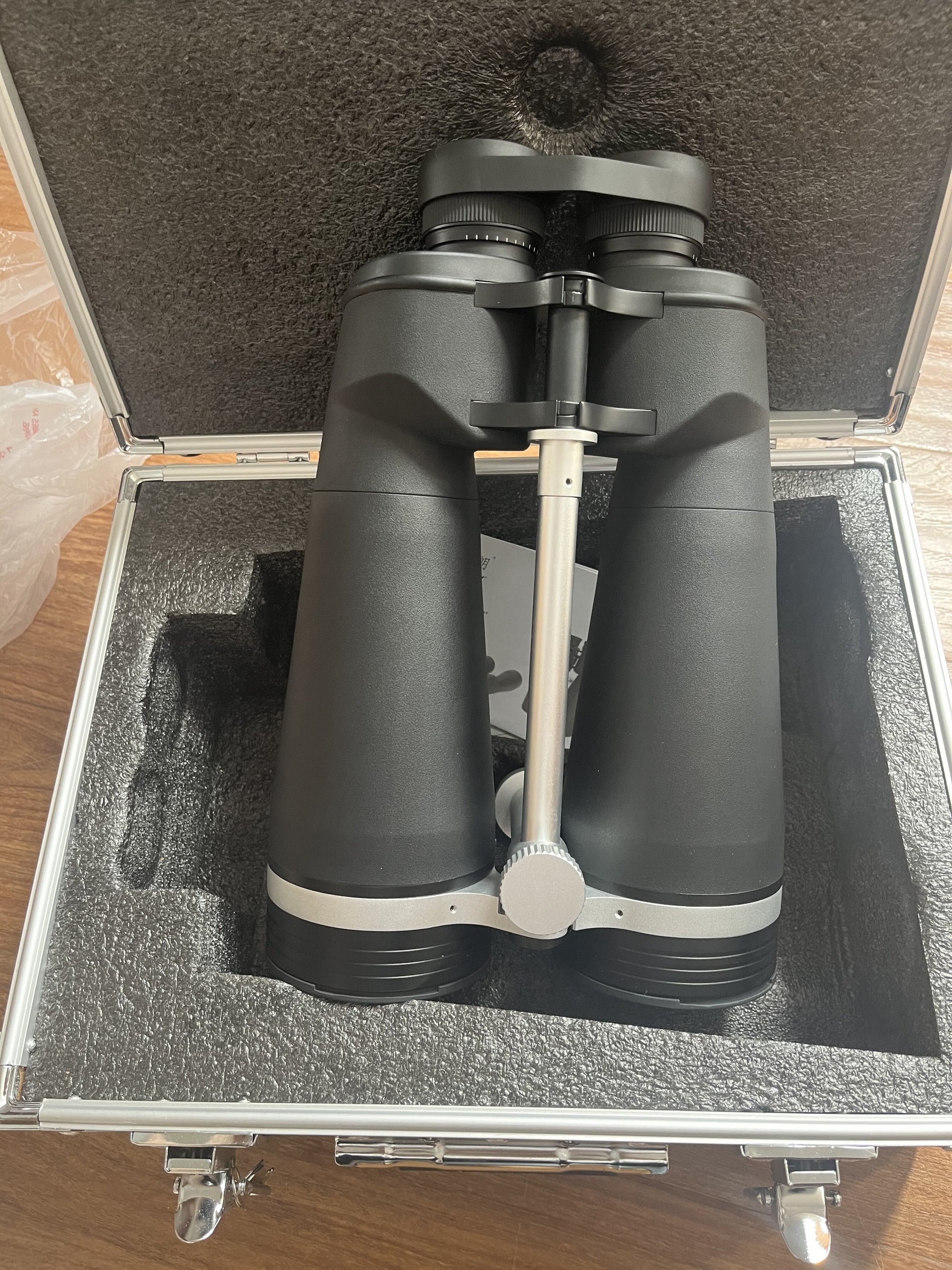 Celestron Skymaster High Powered 20x80 FZ Photo